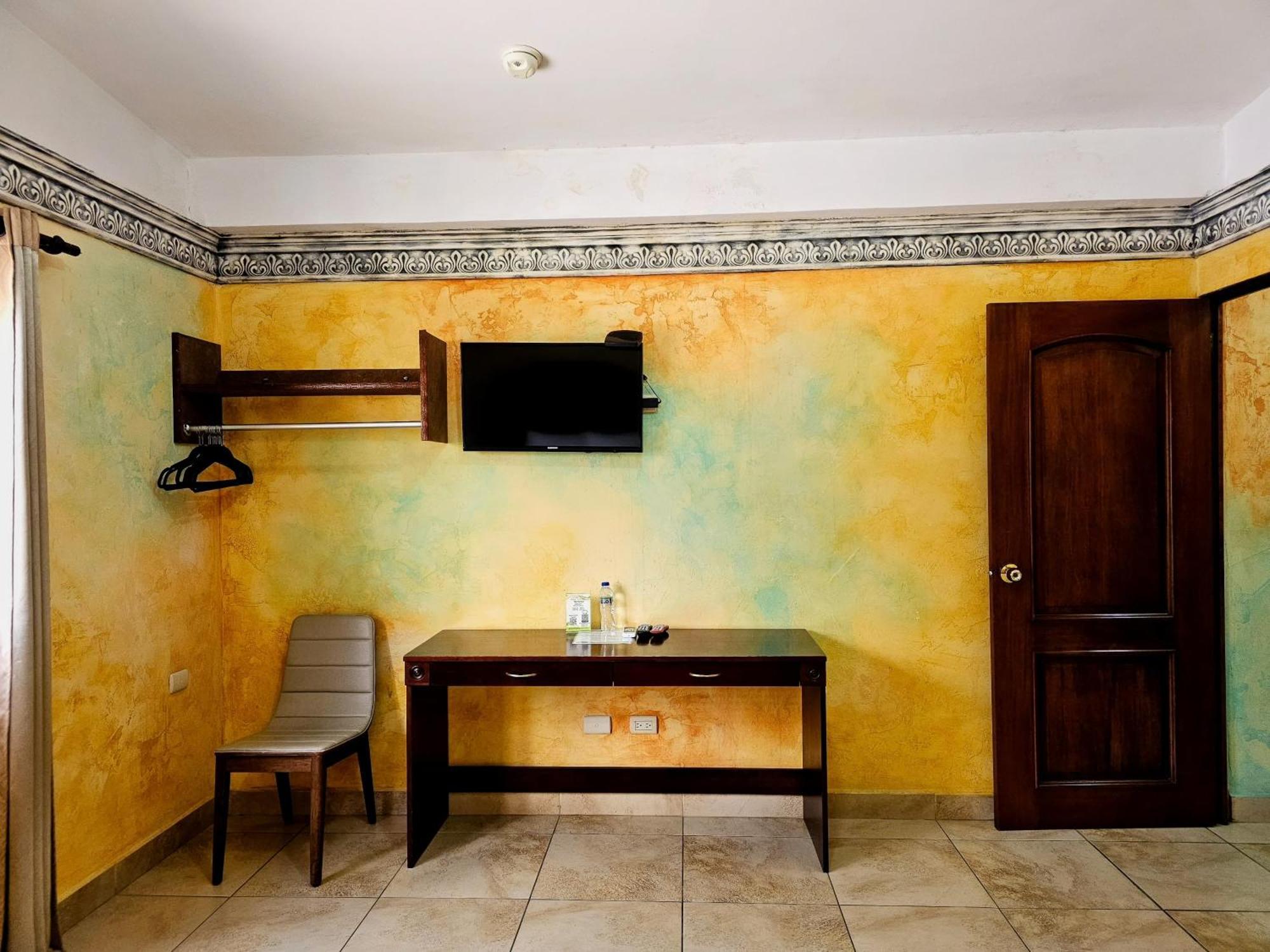 Antigua Inn Hotel Guatemala City Bagian luar foto