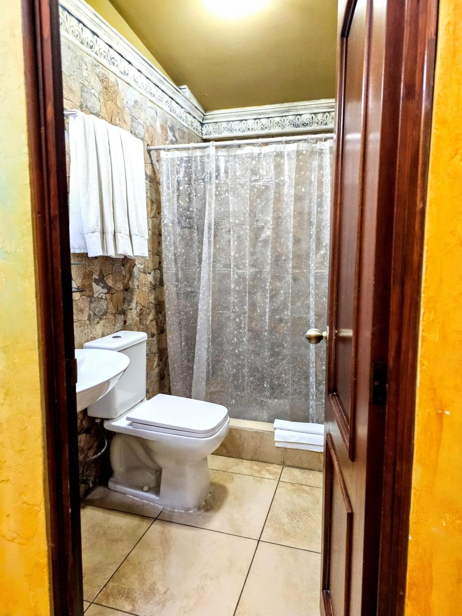 Antigua Inn Hotel Guatemala City Bagian luar foto