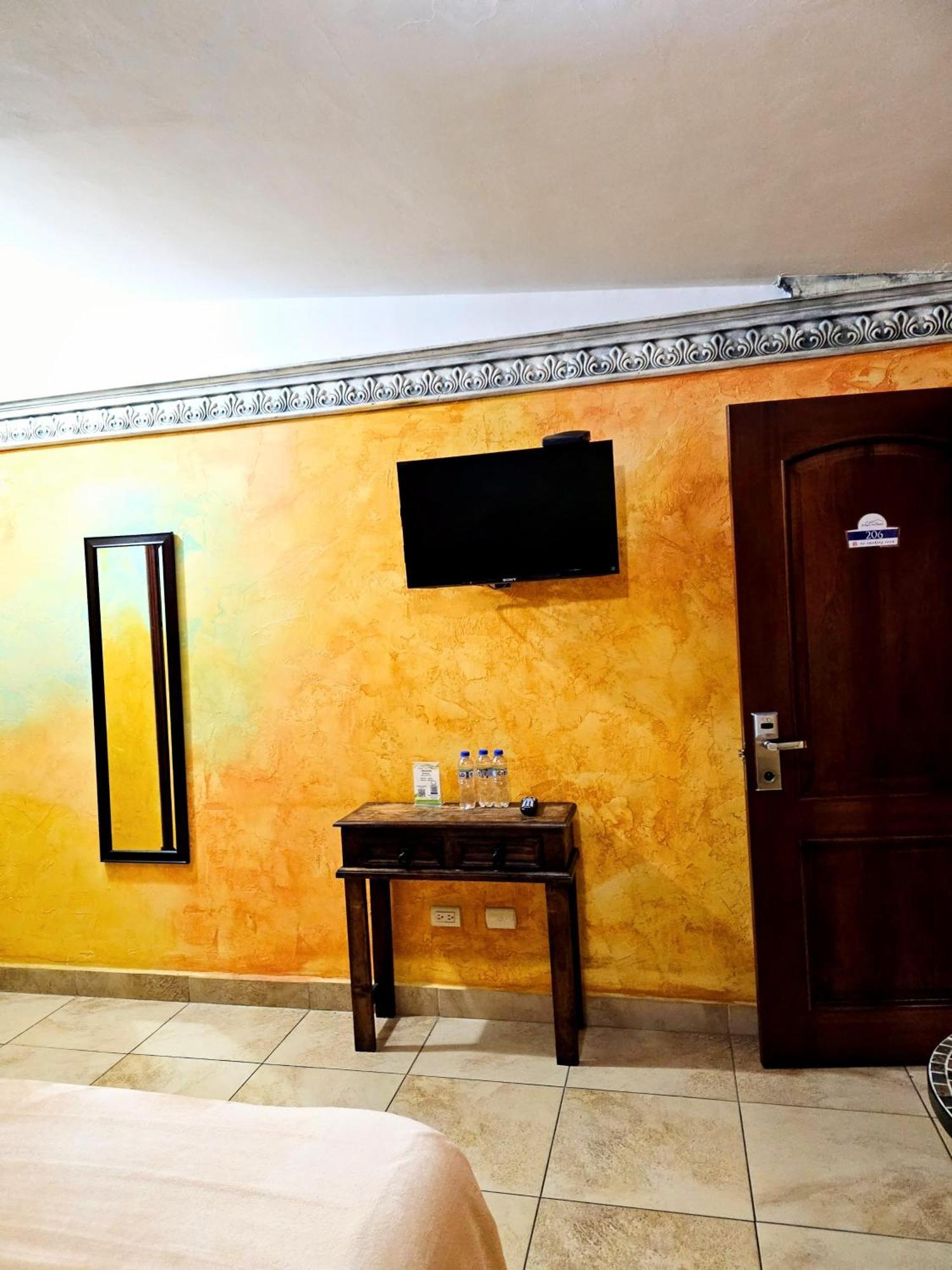 Antigua Inn Hotel Guatemala City Bagian luar foto