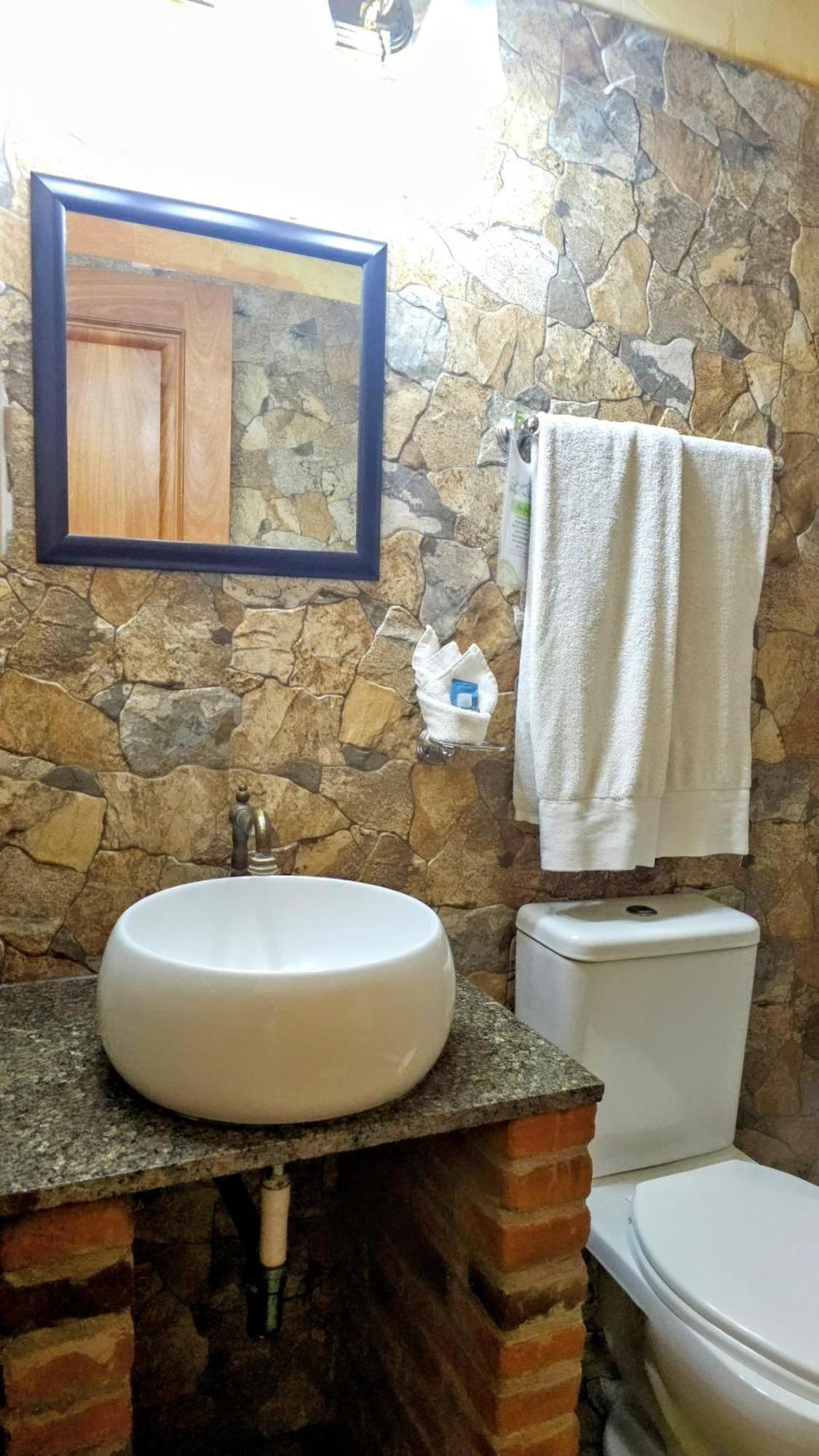 Antigua Inn Hotel Guatemala City Bagian luar foto